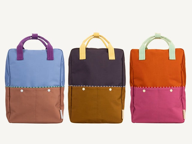 big backpacks in color block mochilas grandes