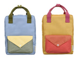 medium backpack • mochila mediana