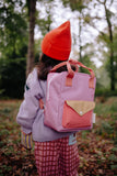 small backpack • mochila pequeña